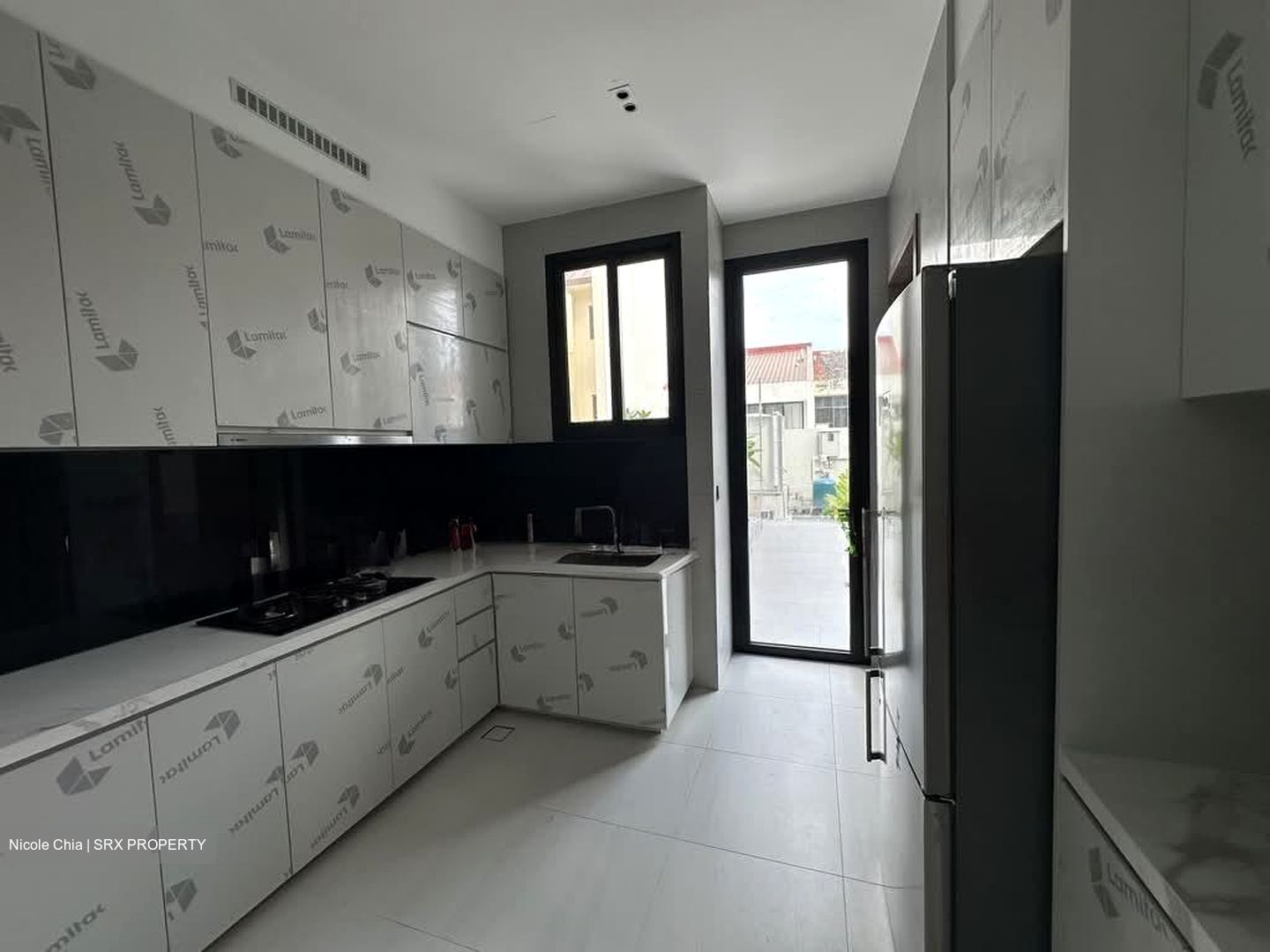 Parry Avenue (D19), Semi-Detached #579581401